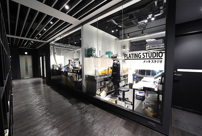 Plating studio